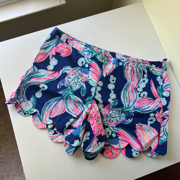 Lilly Pulitzer Pants - Like New Lilly Pulitzer Shorts Size 8